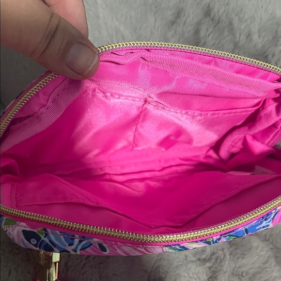 Lilly Pulitzer Vibrant Pink and Blue Crossbody Bag - Picture 5 of 5